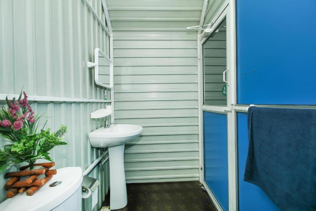 Airport A4 Transit Hub - Eco Chalets Katunayaka Екстериор снимка